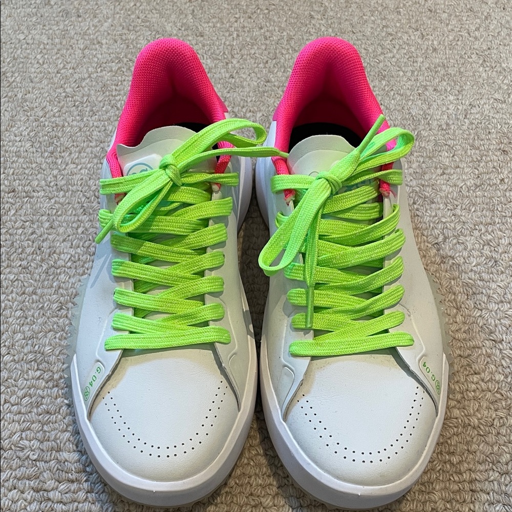 Women's G/FORE Golf shoes, White and Pink, Size 8.5, NEVER WORN